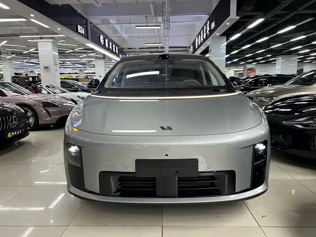 IDEAL CAR IDEAL I8 2025