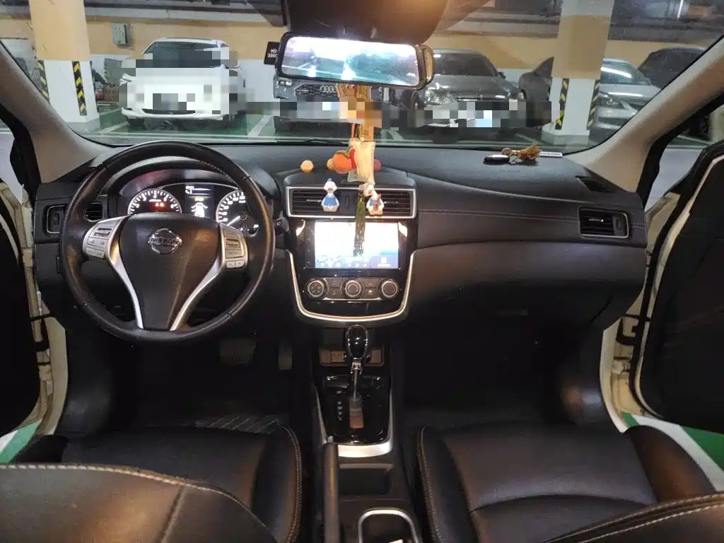 Nissan Tiida — миниатюра 6