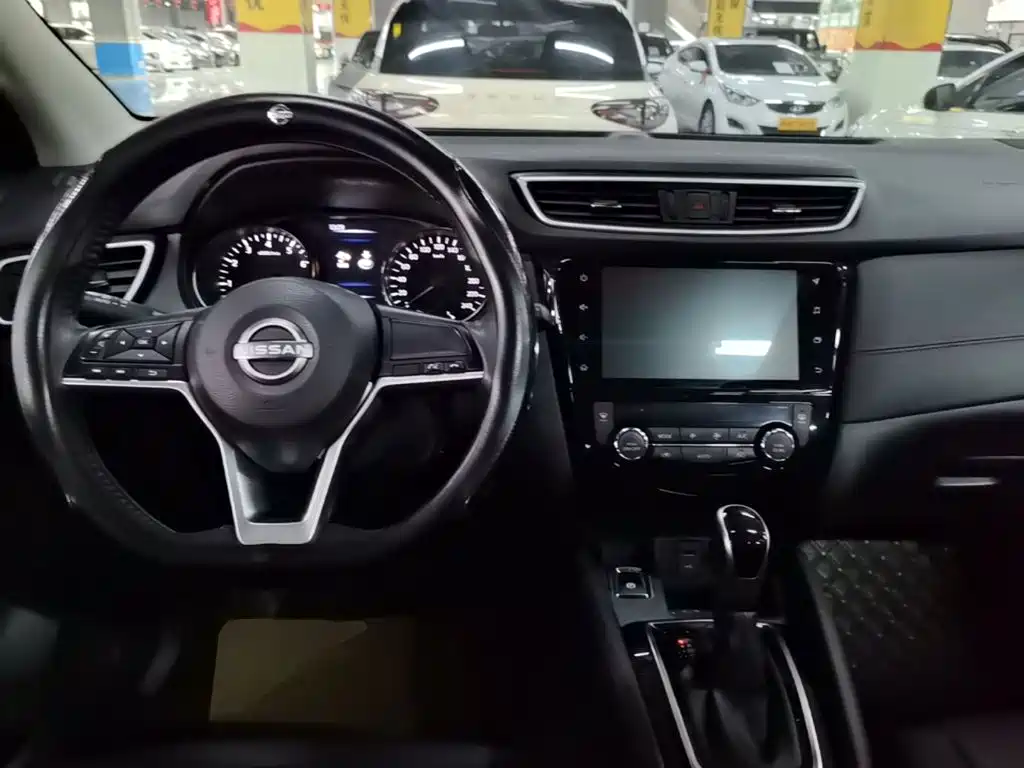 Nissan Qashqai — миниатюра 10
