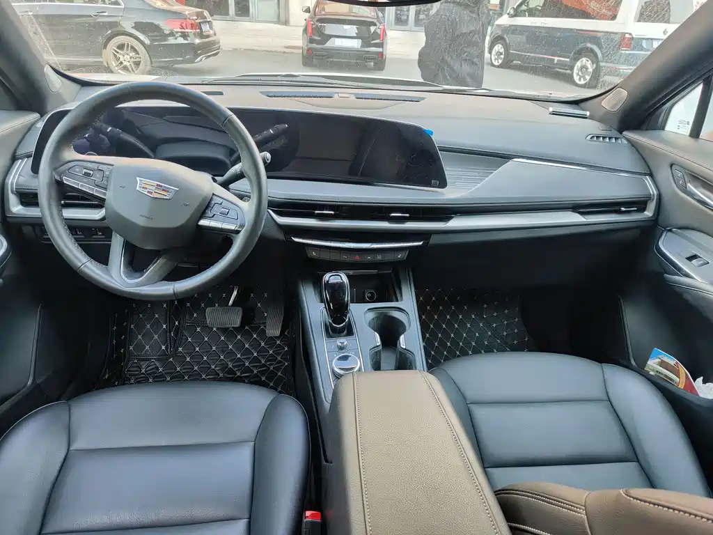 Cadillac XT4 — миниатюра 8