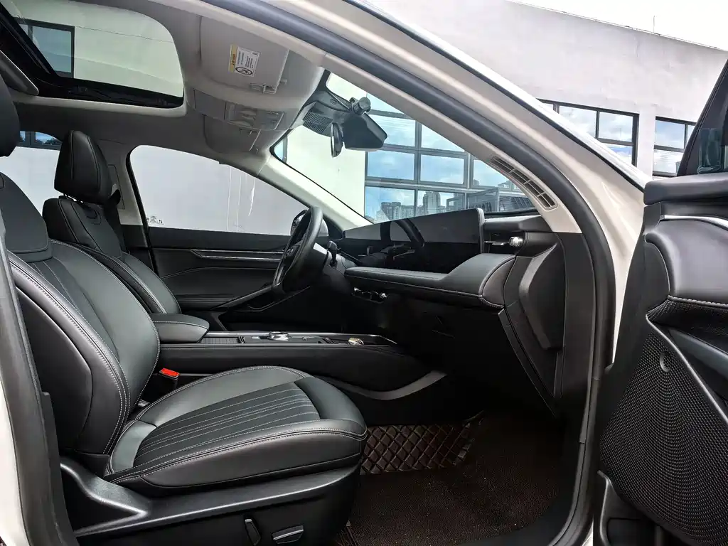Ford Mondeo — миниатюра 6