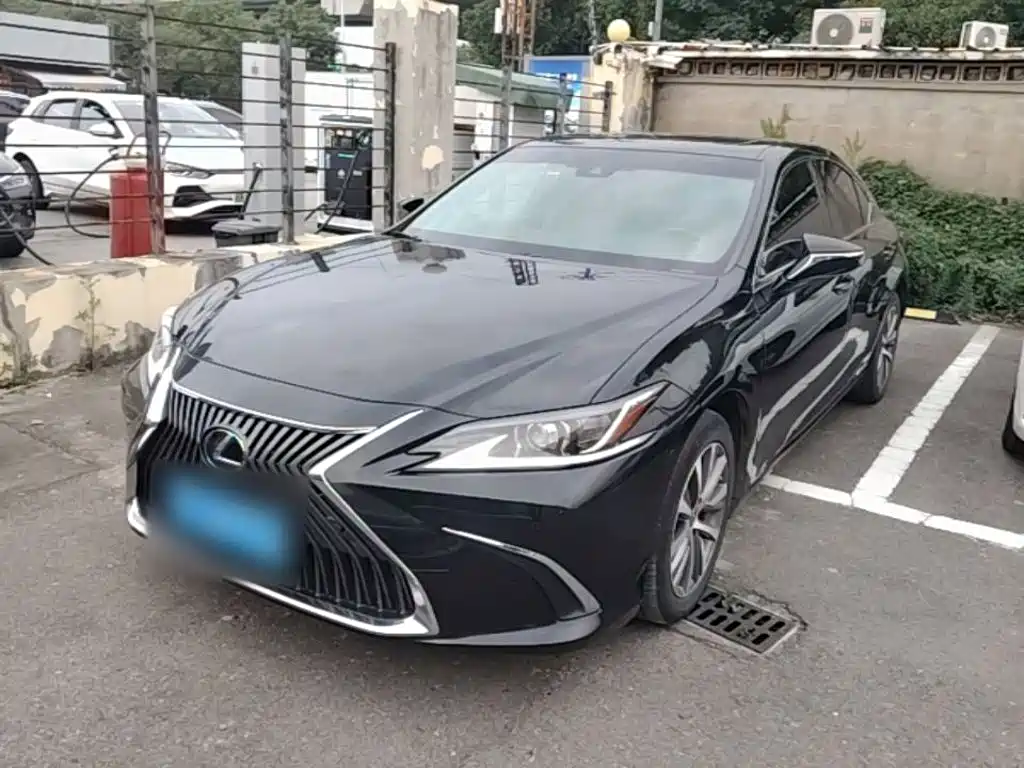 Lexus ES — миниатюра 2