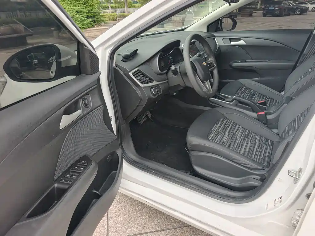 Chevrolet Cavalier — миниатюра 8