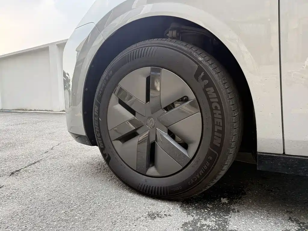 Li Auto Li MEGA — миниатюра 6