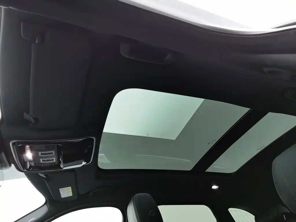 Land Rover Velar — миниатюра 14