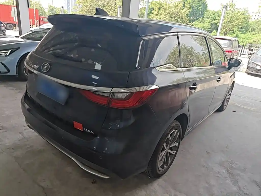 BYD MAX — миниатюра 7