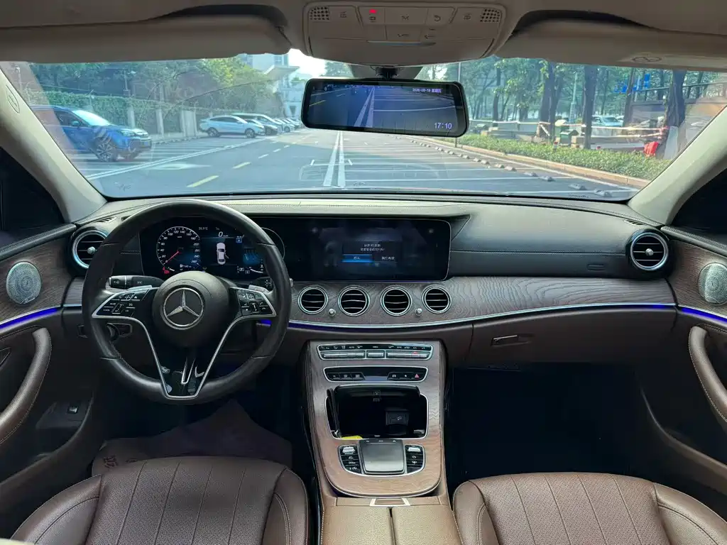 Mercedes-Benz E-Class — миниатюра 6