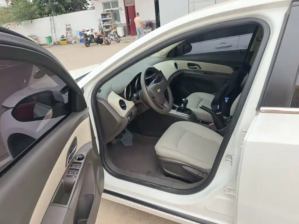 Chevrolet Cruze — миниатюра 16