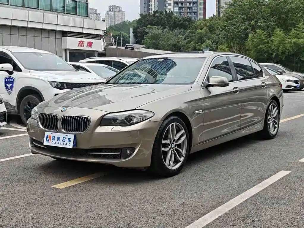 BMW 5 Series — миниатюра 8
