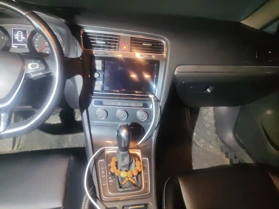 Volkswagen Golf — миниатюра 13