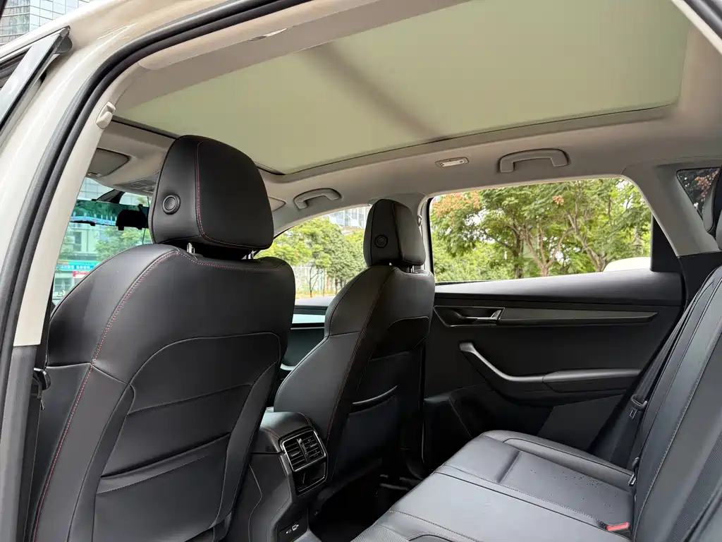 Skoda Karoq — миниатюра 14