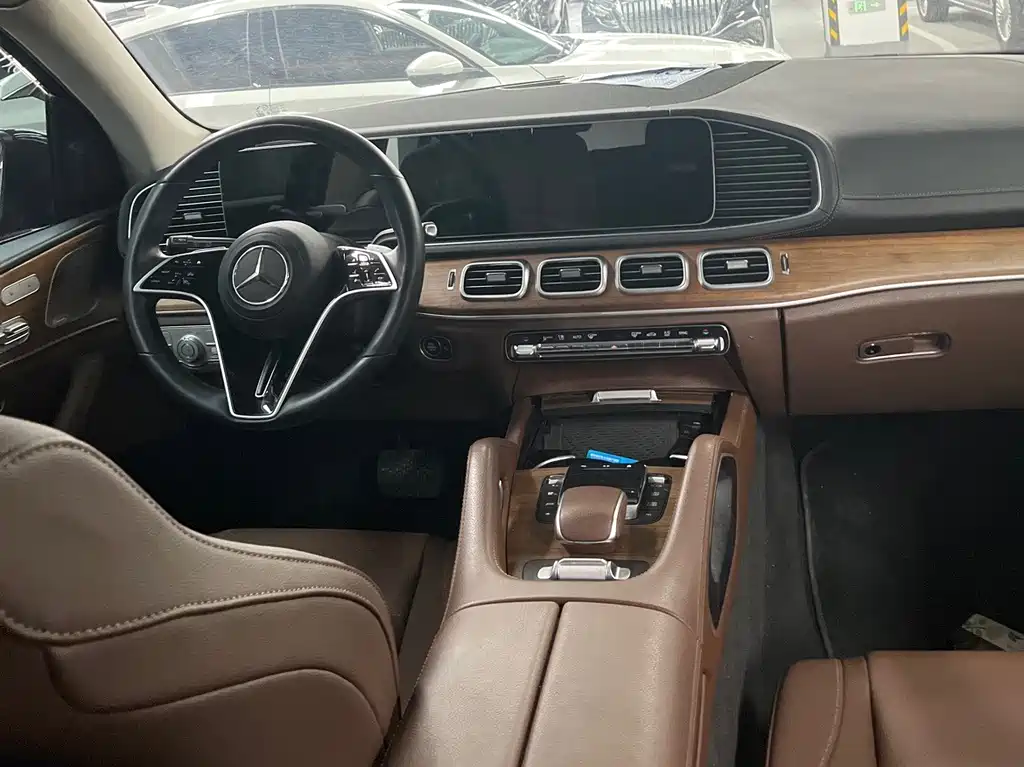 Mercedes-Benz GLE (Import) — миниатюра 9