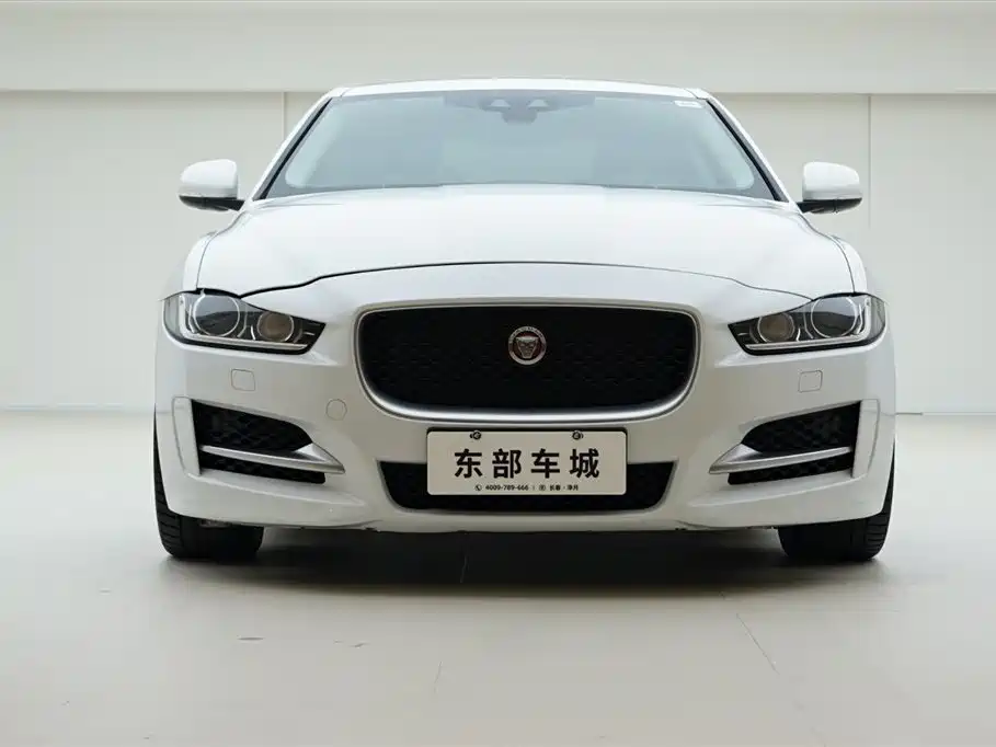Jaguar XE 2015 2.0T 240PS R-Sport