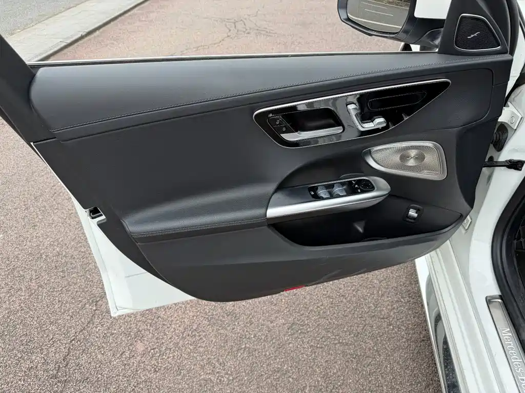 Mercedes-Benz C-Class — миниатюра 6