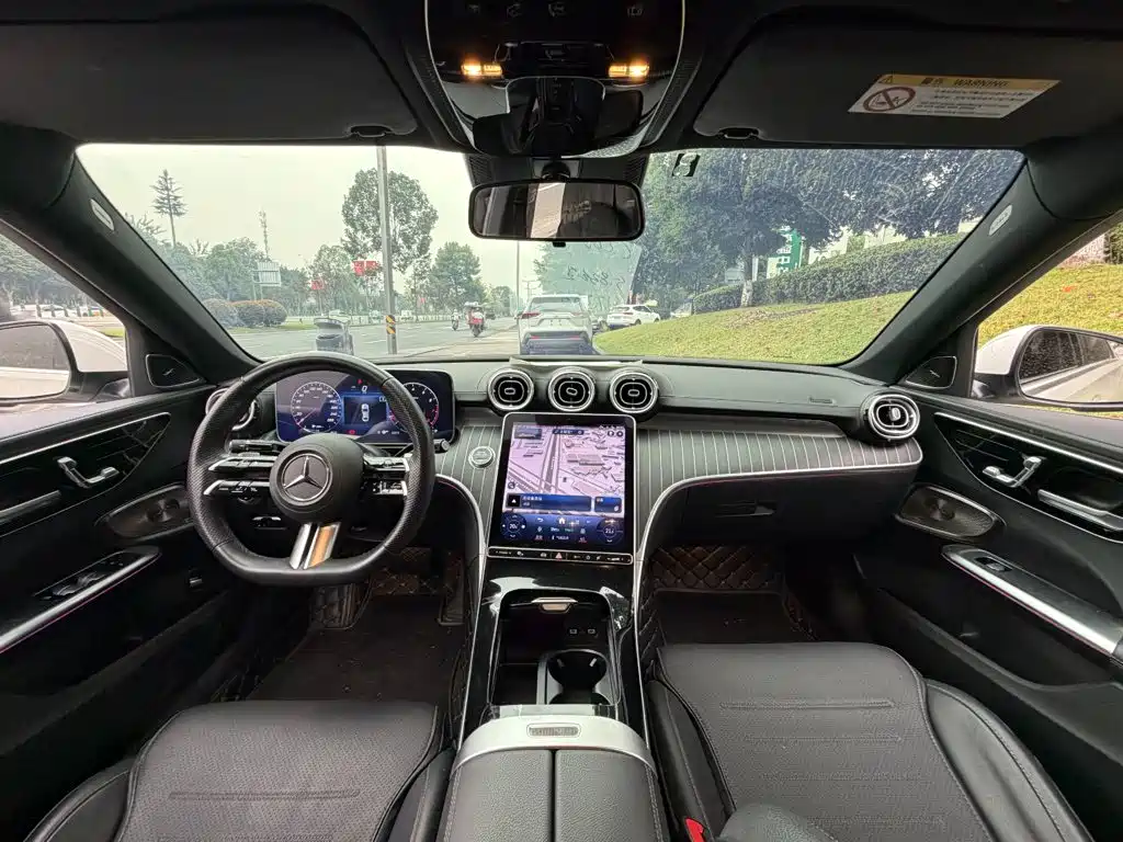 Mercedes-Benz C-Class — миниатюра 13