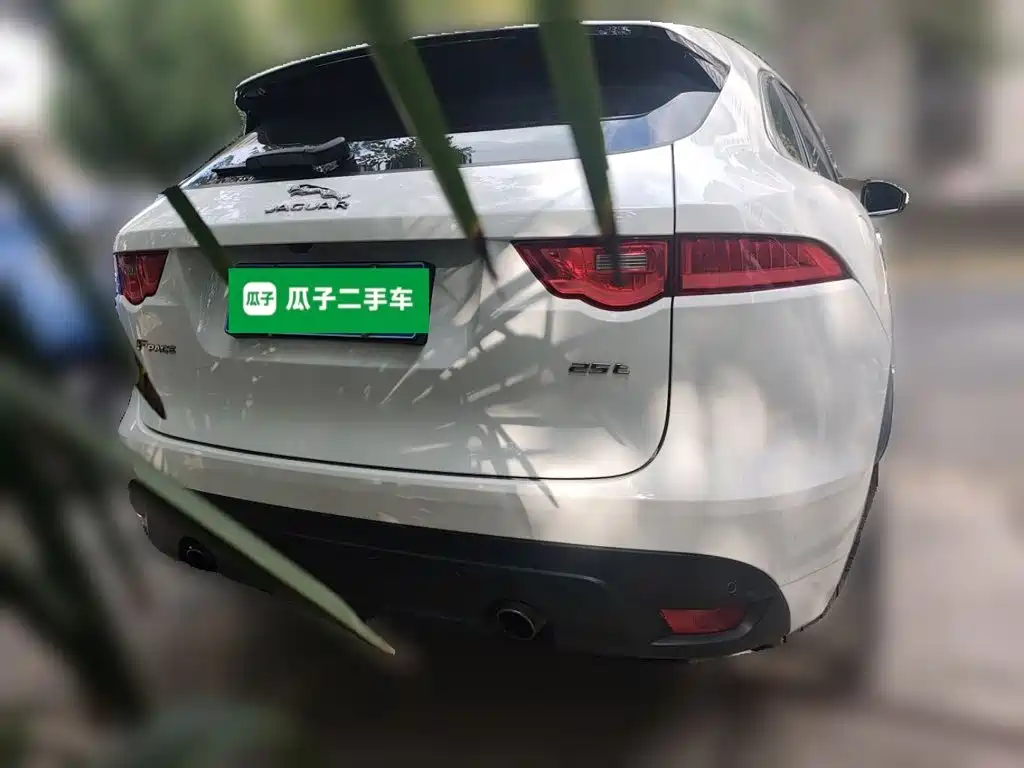 Jaguar F-PACE — миниатюра 3