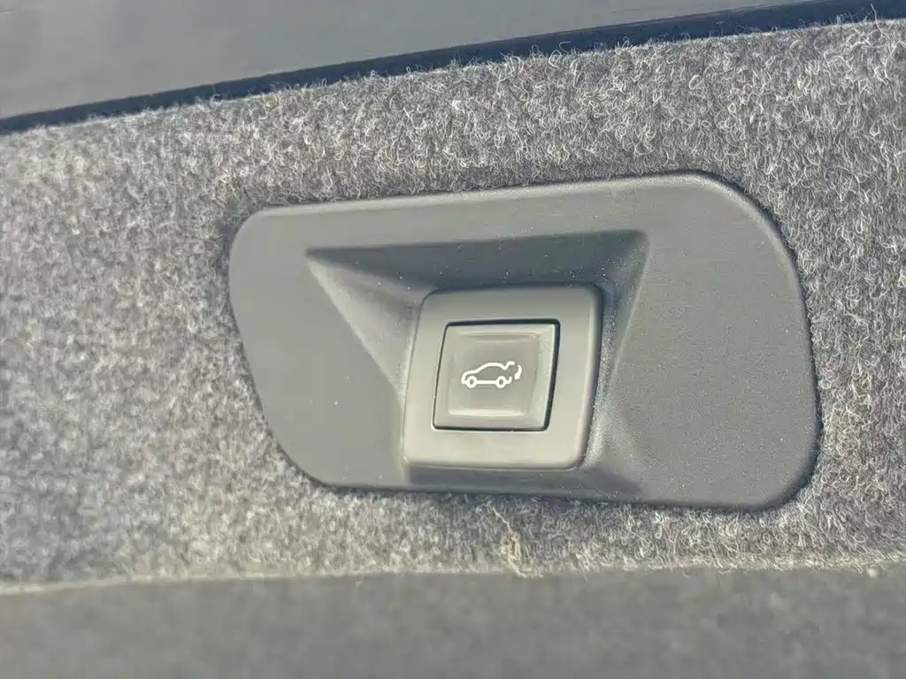 Cadillac CT6 — миниатюра 12