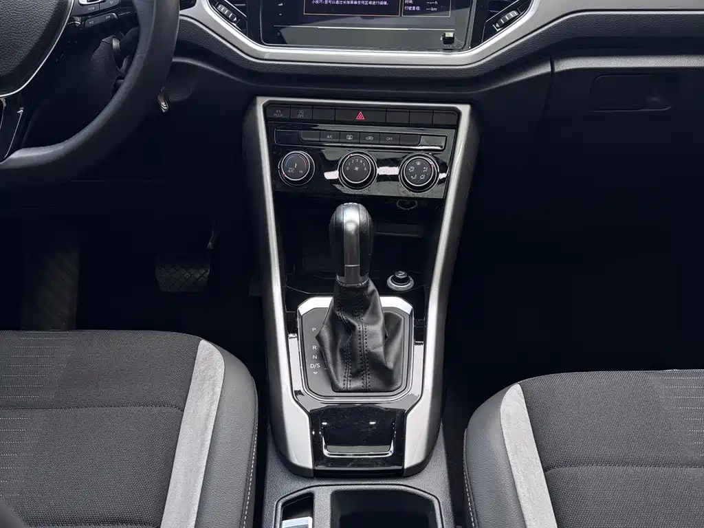 Volkswagen T-Roc — миниатюра 15