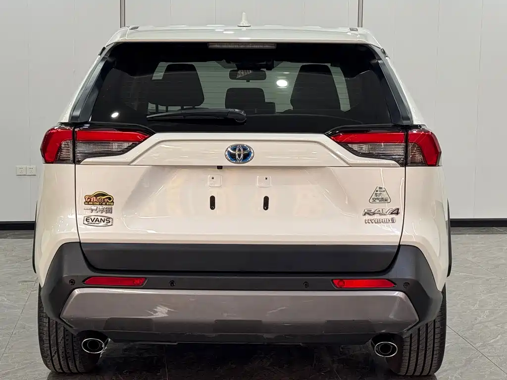 Toyota RAV4 — миниатюра 5