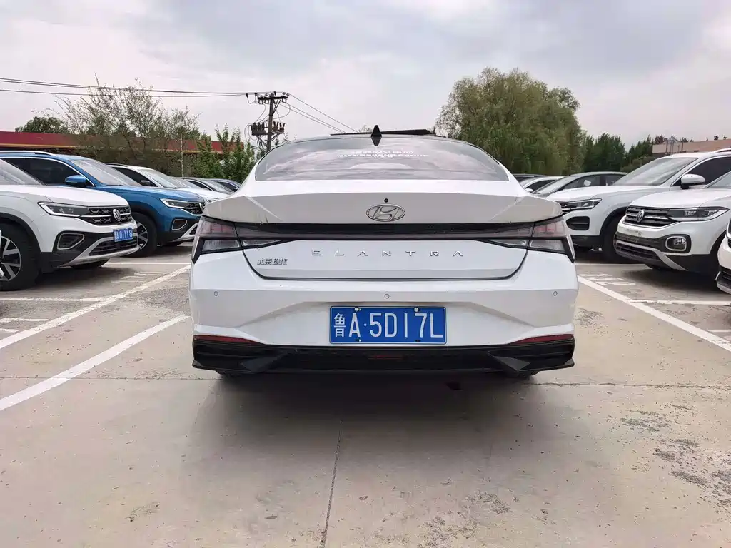 Hyundai Elantra — миниатюра 10