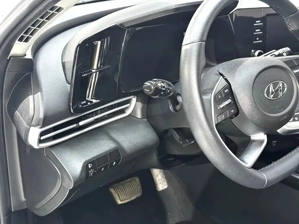 Hyundai Elantra — миниатюра 3