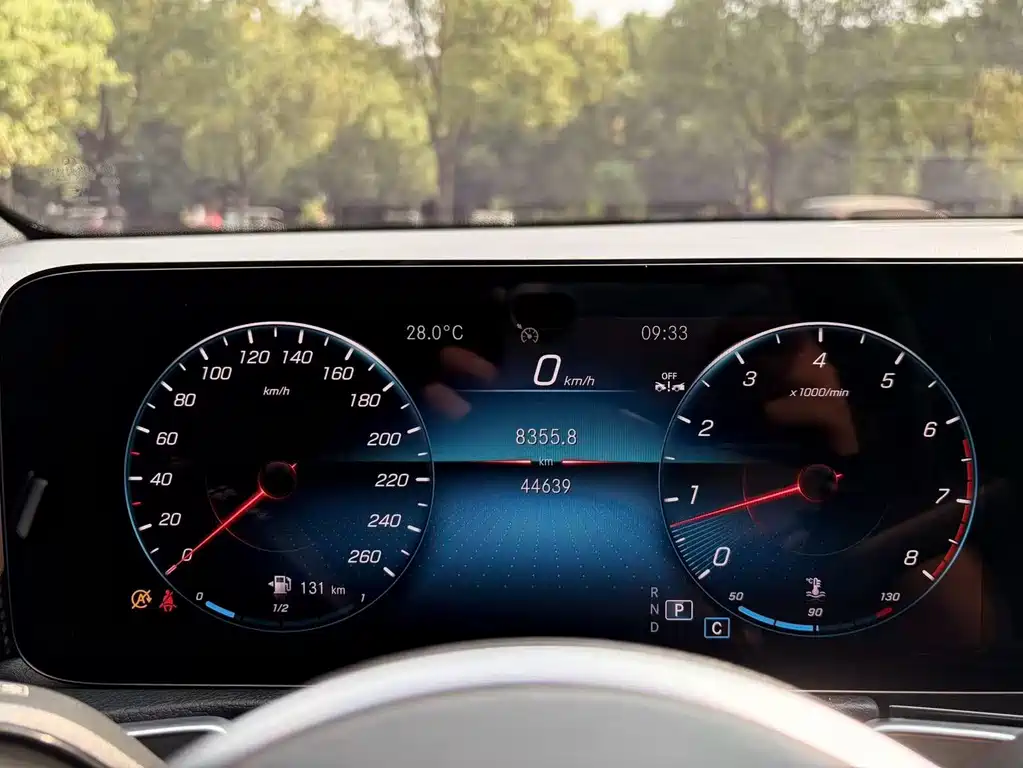 Mercedes-Benz GLB — миниатюра 14
