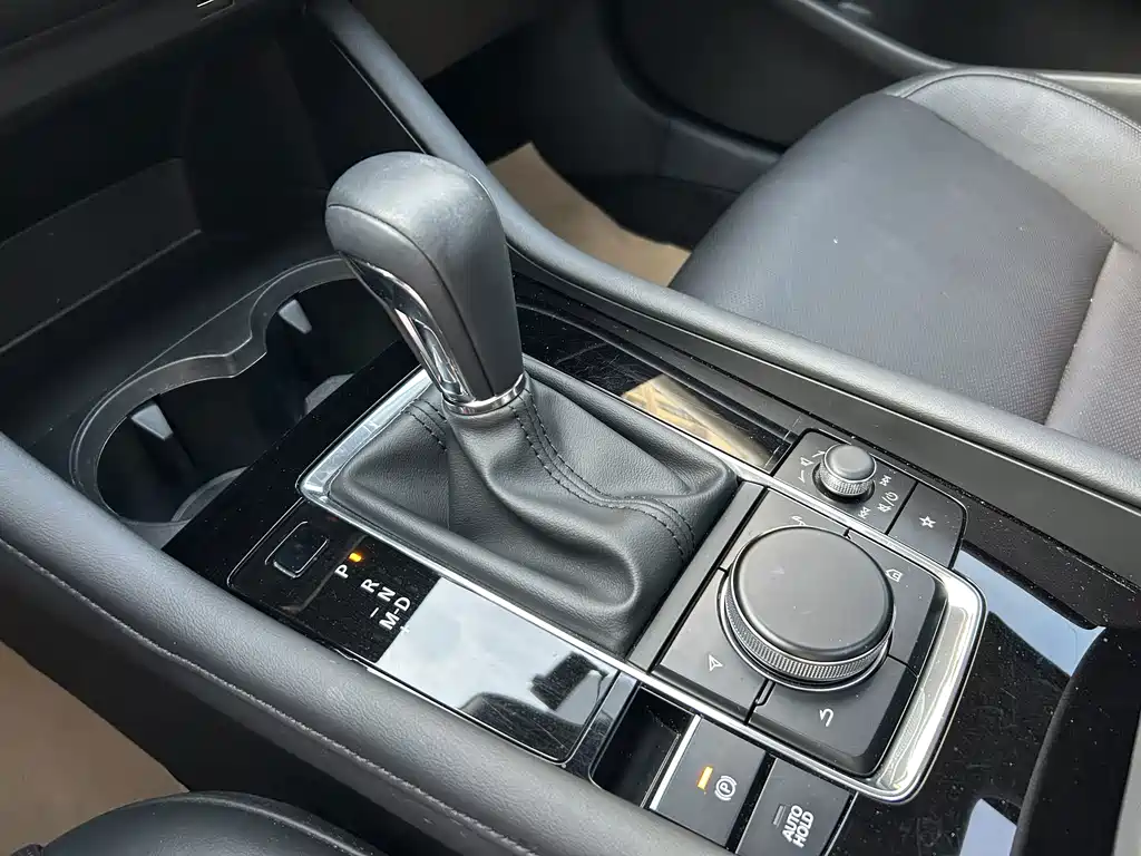 Mazda 3 Axela — миниатюра 16