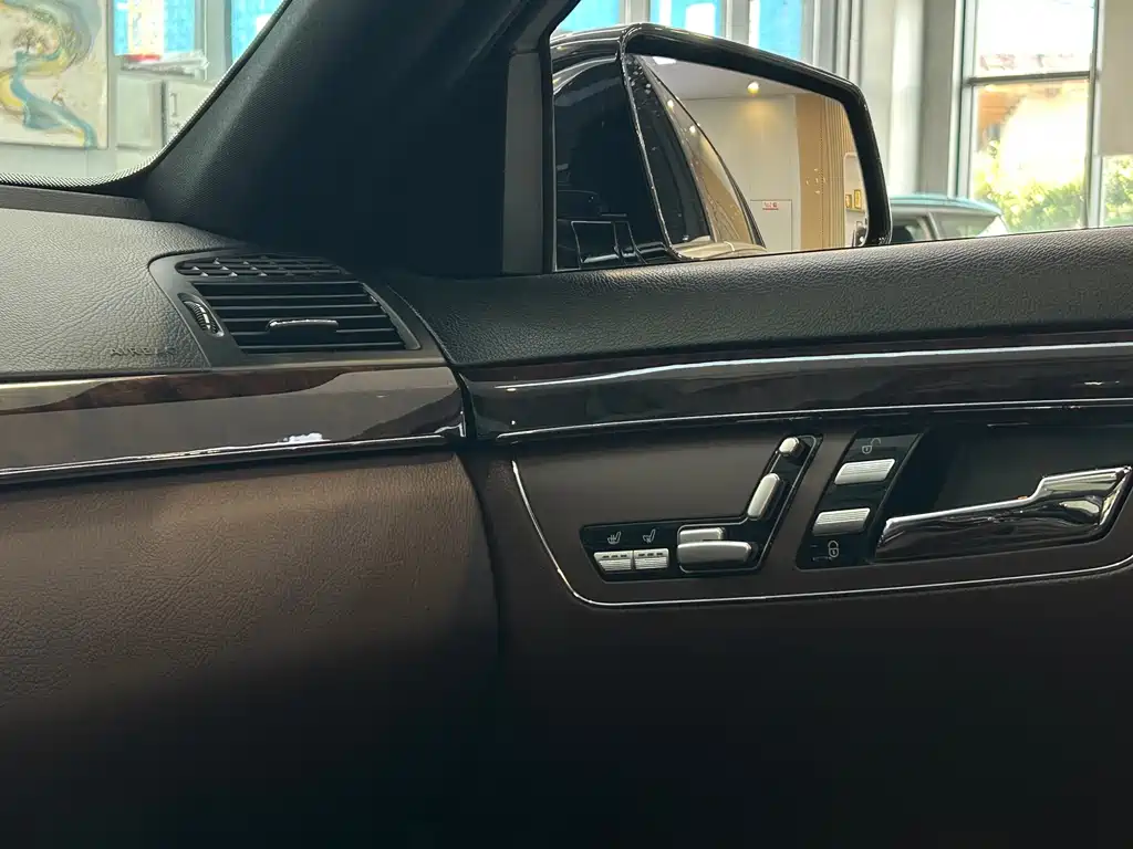 Mercedes-Benz S-Class — миниатюра 5