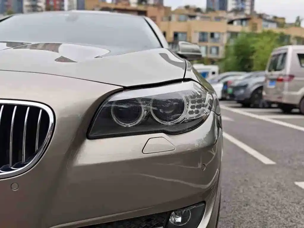 BMW 5 Series — миниатюра 11