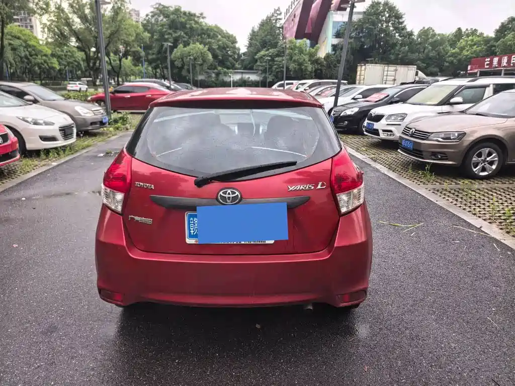 Toyota Yaris L — миниатюра 5