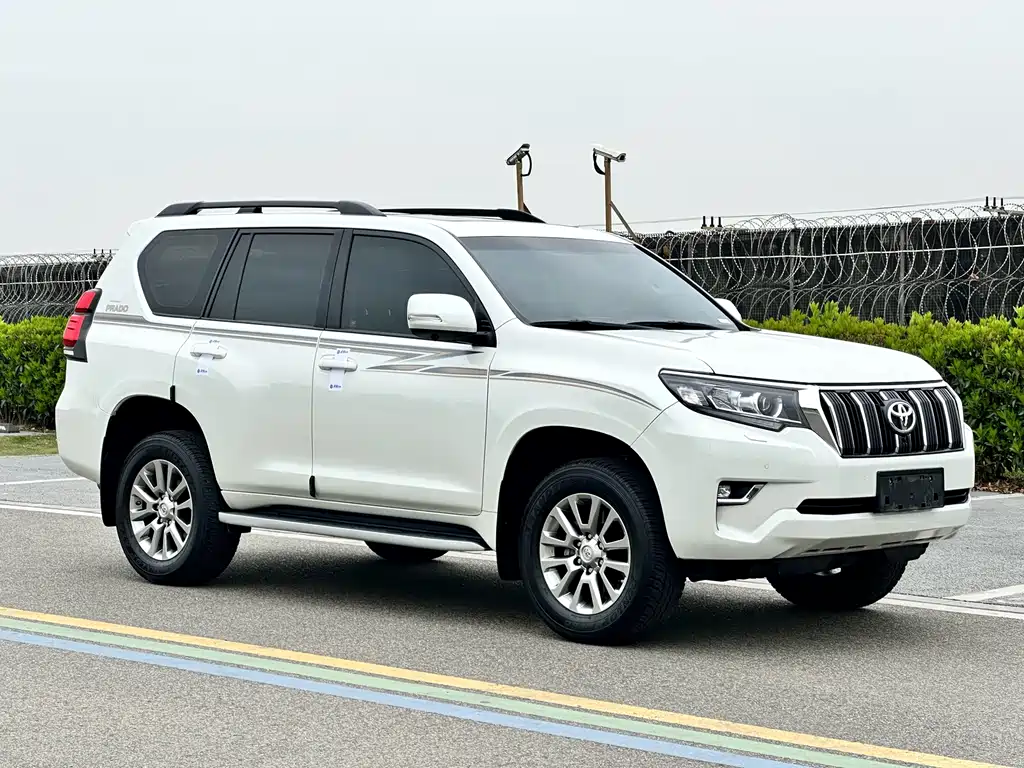 TOYOTA PRADO