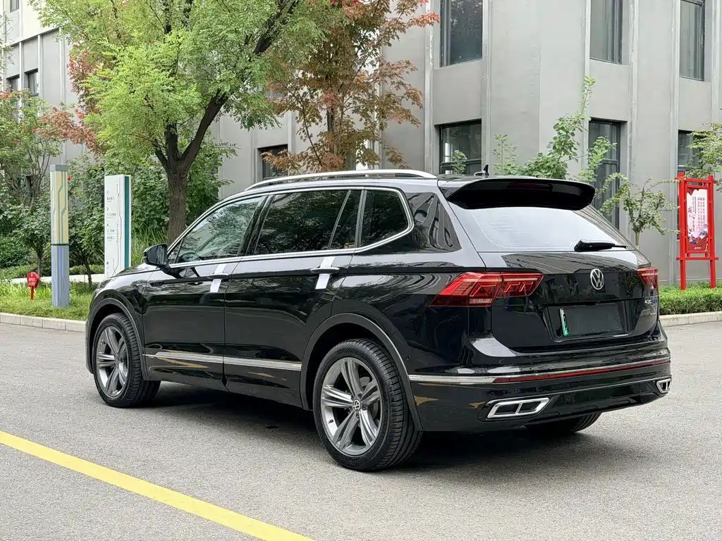 Volkswagen Tiguan L PHEV — миниатюра 9