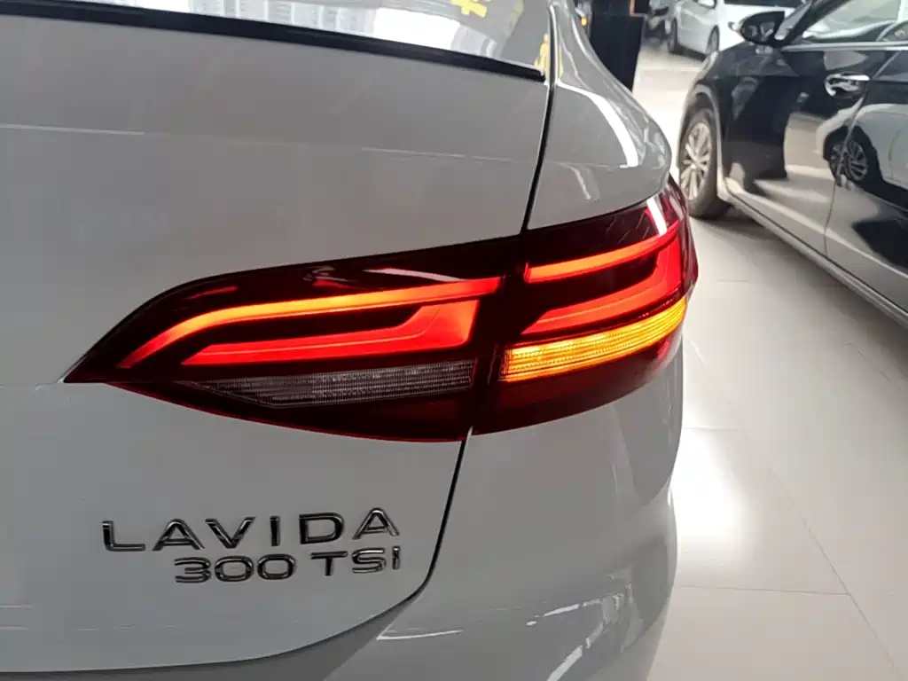 Volkswagen Lavida — миниатюра 8