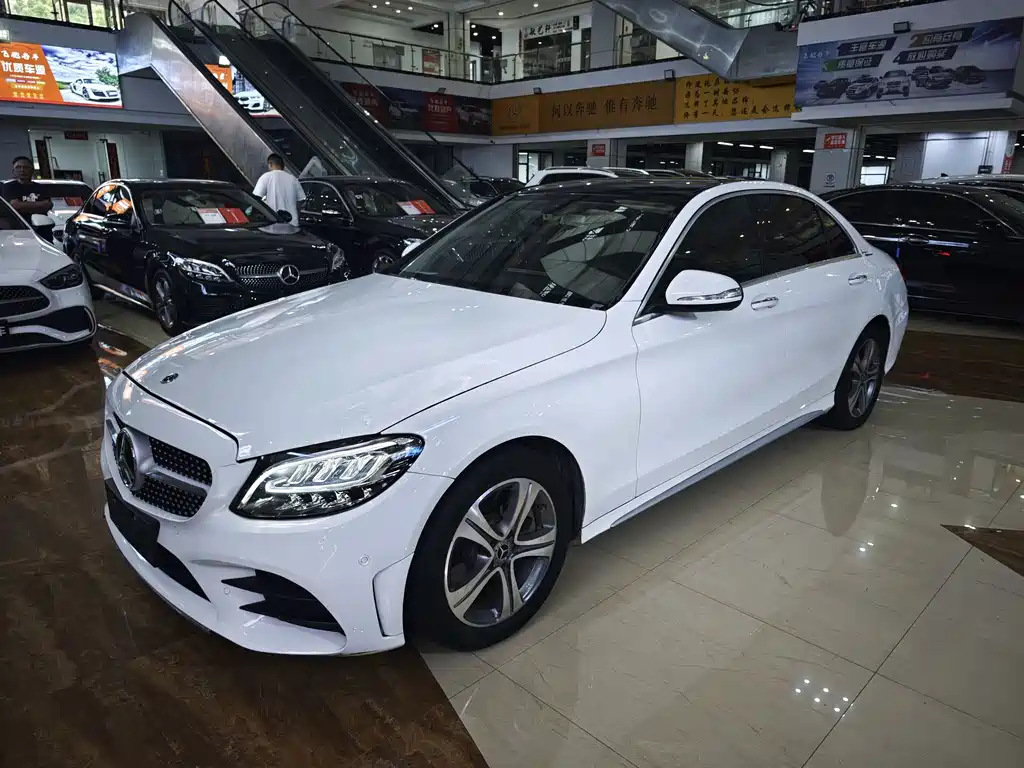 Mercedes-Benz C-Class — миниатюра 2