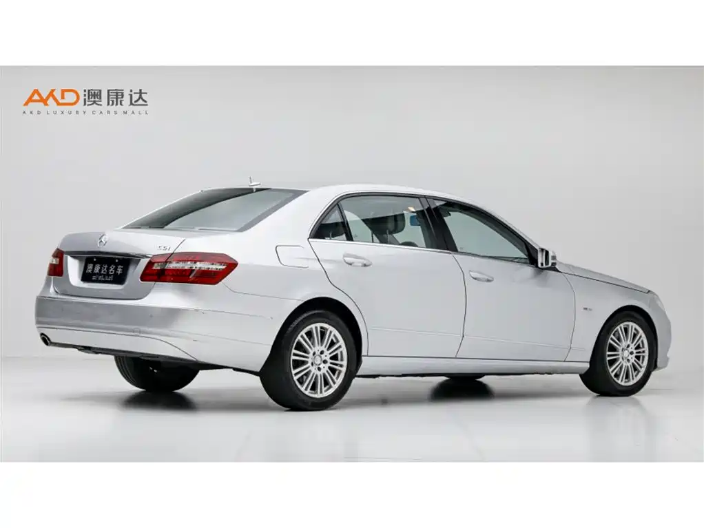 Mercedes-Benz E-Class — миниатюра 3