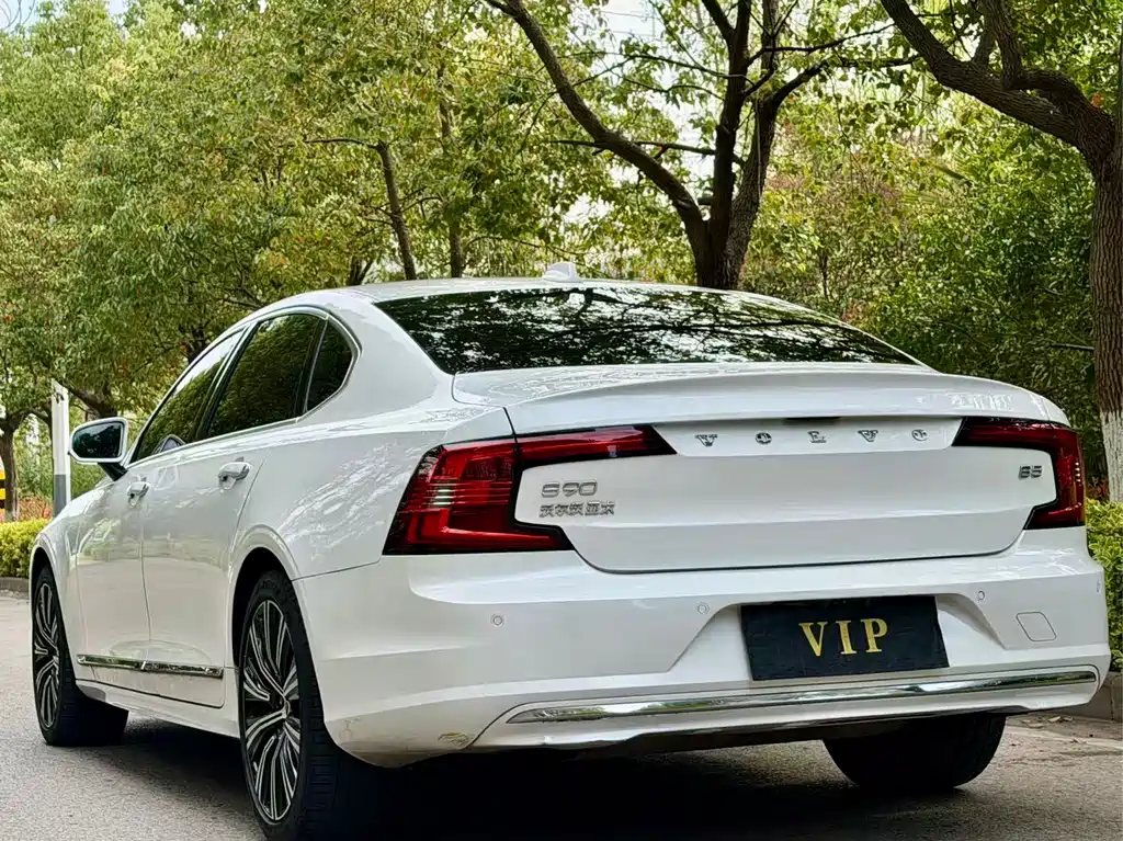 Volvo S90 2022 B5 Luxury
