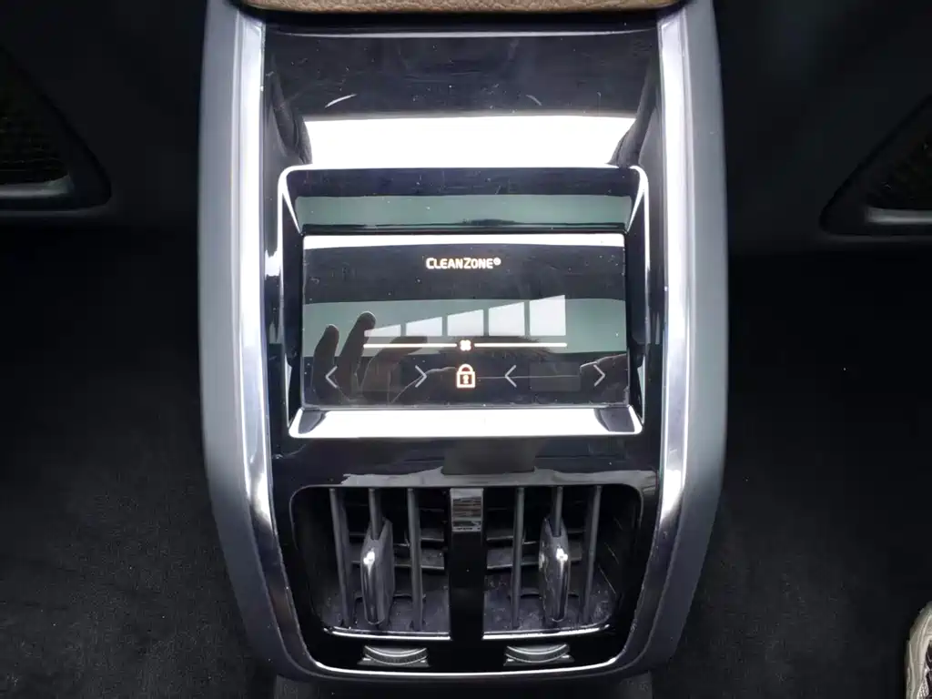 Volvo S90 — миниатюра 8