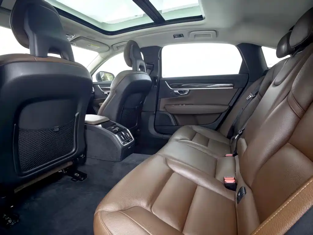 Volvo S90 — миниатюра 17