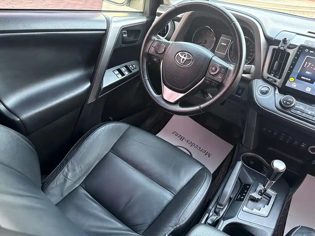 Toyota RAV4 — миниатюра 15