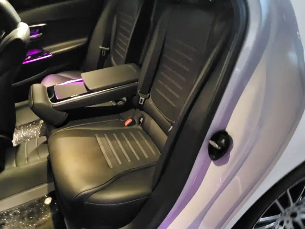 Mercedes-Benz C-Class — миниатюра 20