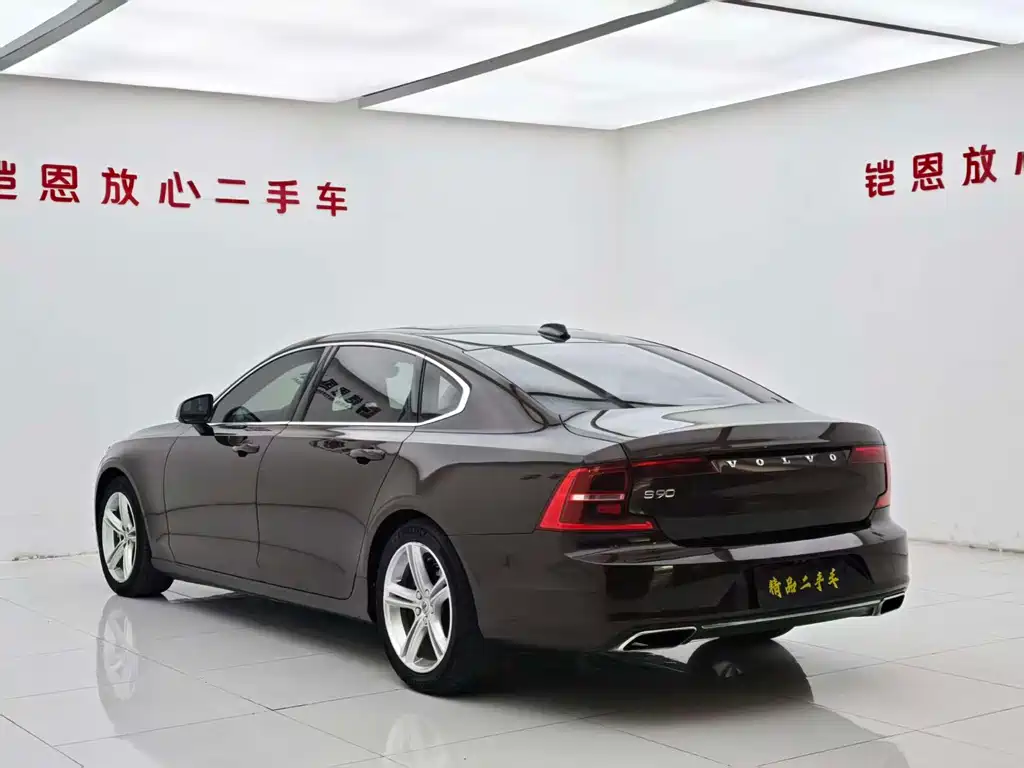 Volvo S90 — миниатюра 18