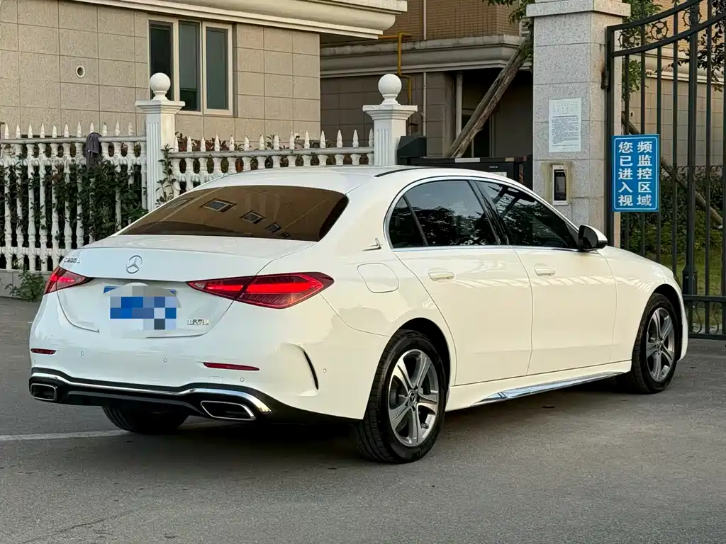 Mercedes-Benz C-Class — миниатюра 9