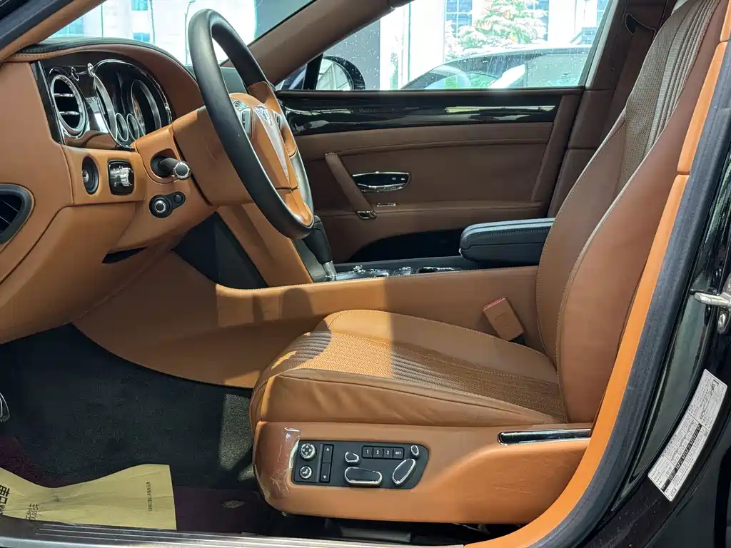 Bentley Flying Spur — миниатюра 14