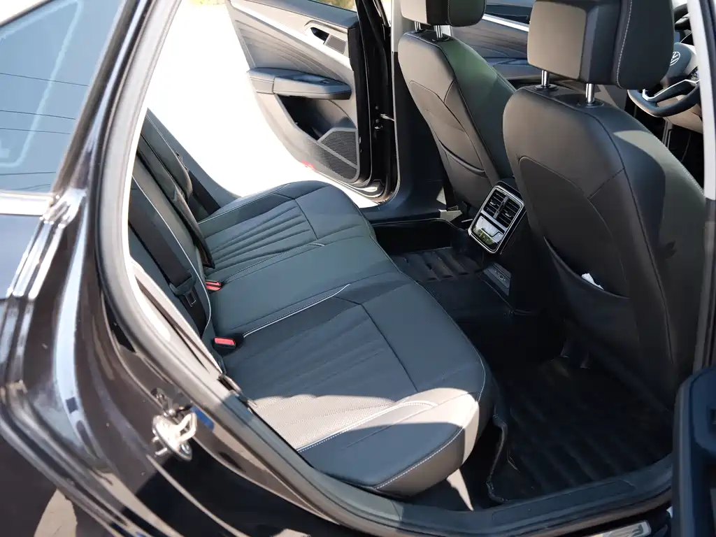 Volkswagen Passat — миниатюра 9
