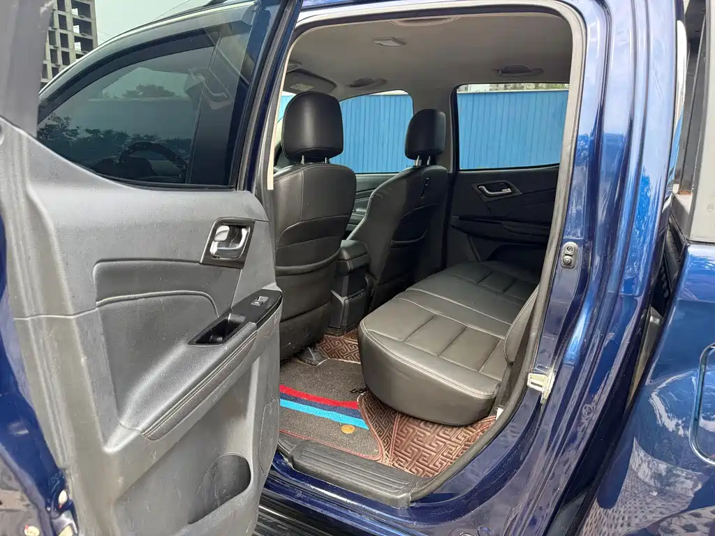 Isuzu D-MAX — миниатюра 5