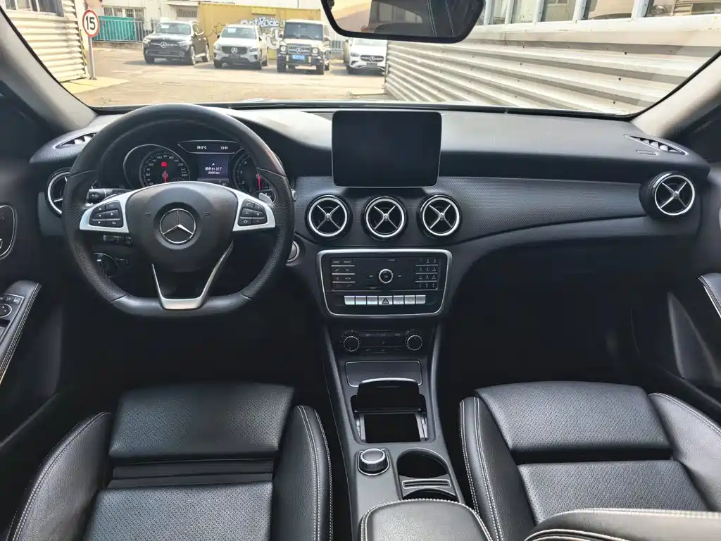 Mercedes-Benz GLA — миниатюра 6
