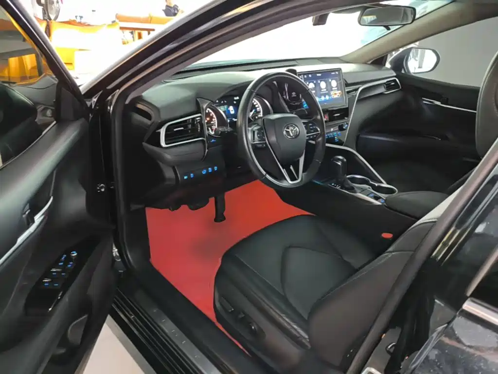 Toyota Camry — миниатюра 16