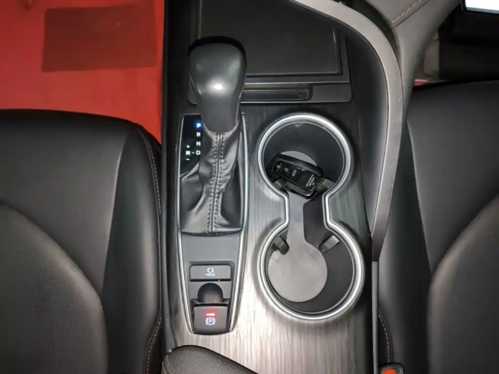 Toyota Camry — миниатюра 14