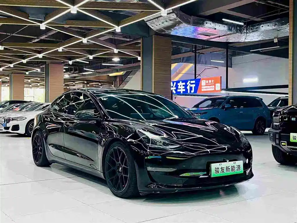 Tesla Model 3 — миниатюра 12