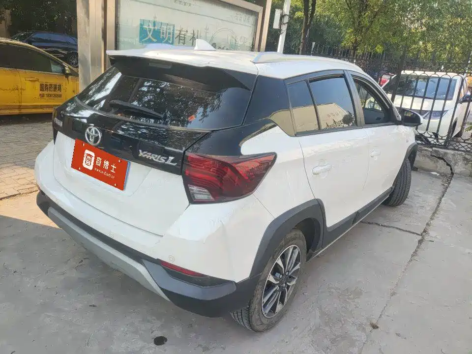 Toyota Yaris L — миниатюра 9